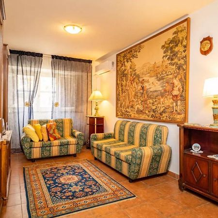House Stephanotus كاتانيا المظهر الخارجي الصورة
