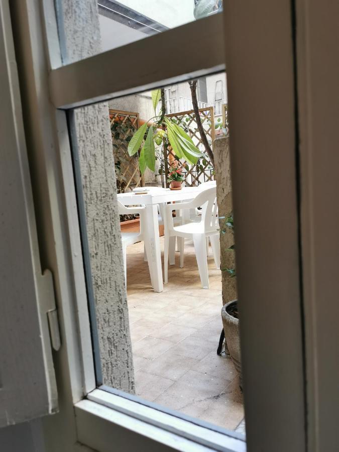 House Stephanotus كاتانيا المظهر الخارجي الصورة